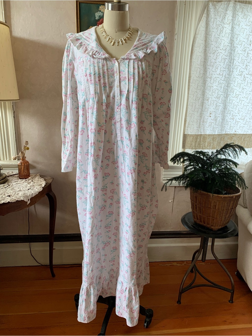 Vintage 80’s Ashley & Ames Floral Long Flannel Nightgown with Ruffle Collar